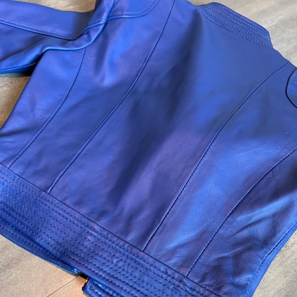 Leather jacket - Picture 6 of 8